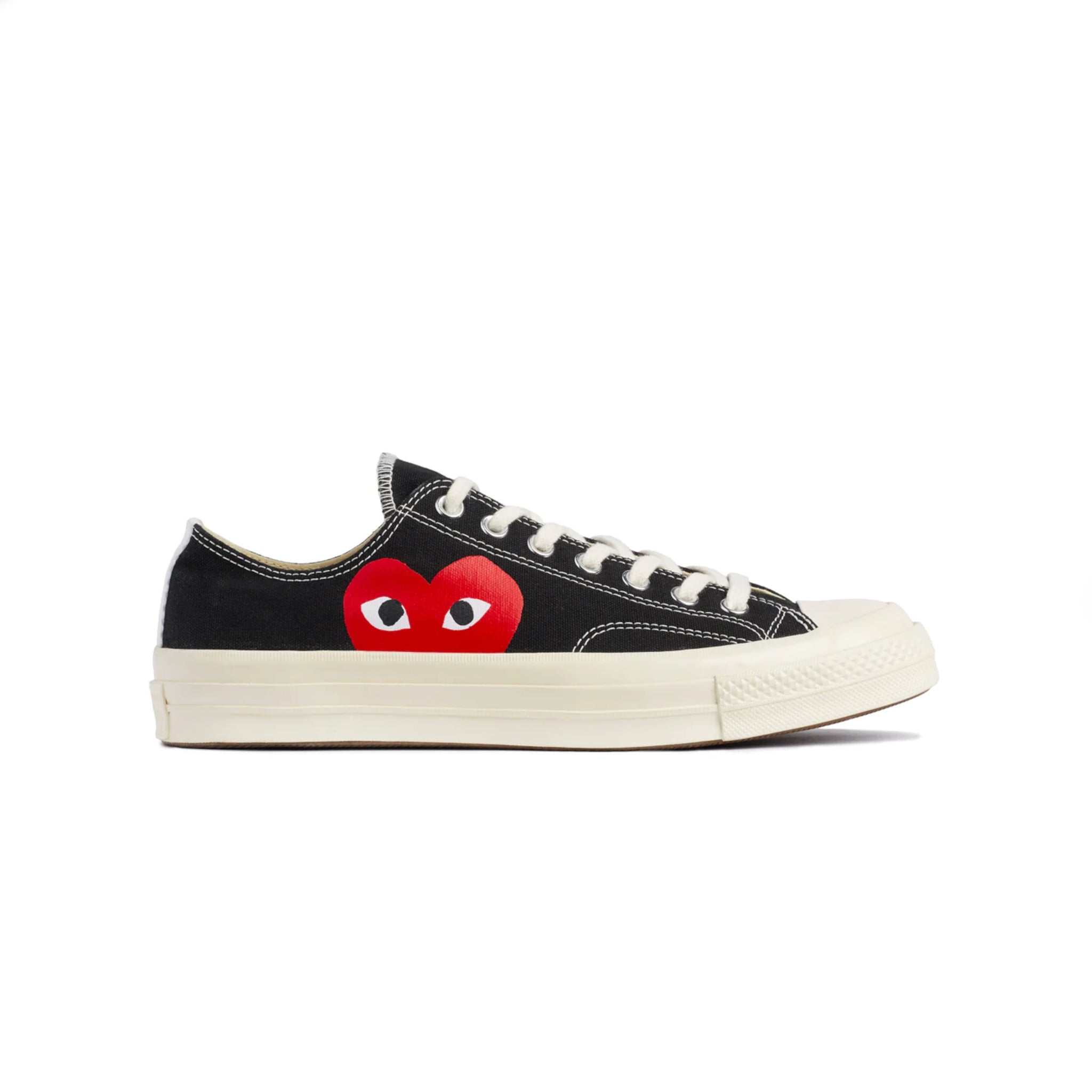 Converse black best sale red heart